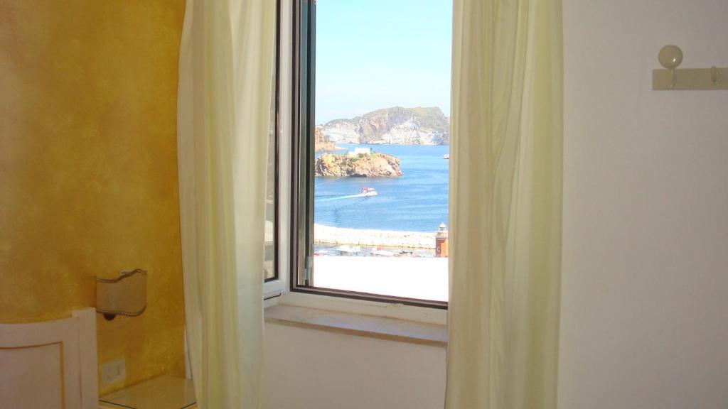 Hotel Del Capitano Ponza Chambre photo